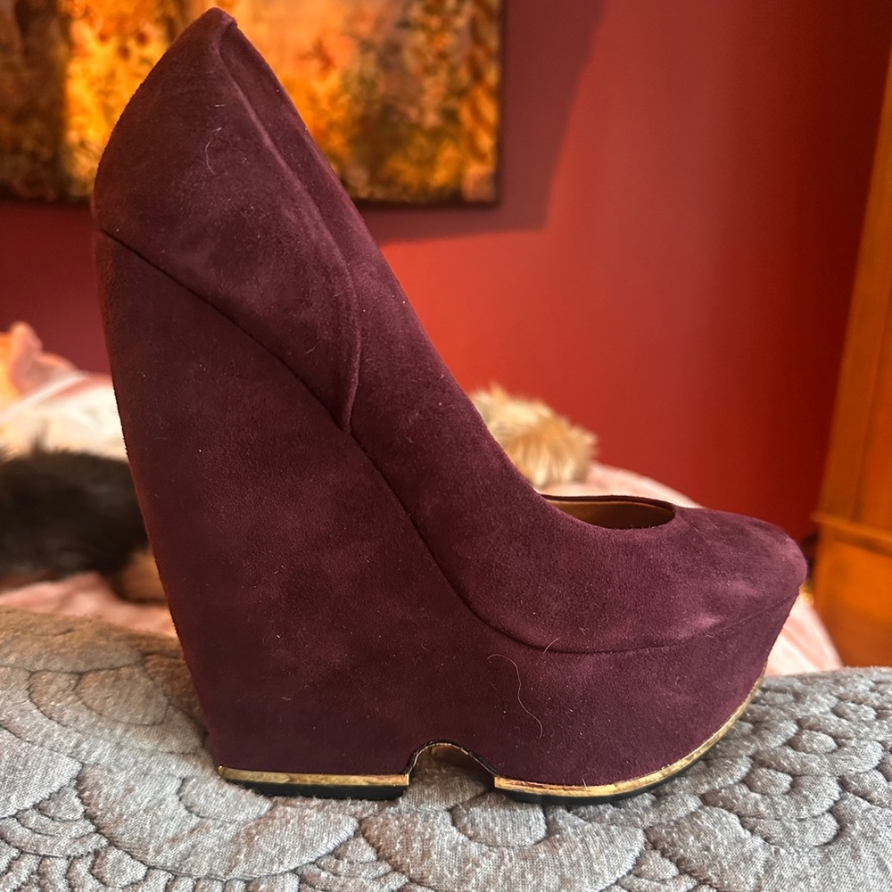 L.A.M.B. “Halina” Wine Suede Sculptural Platform Wedge – Size 7